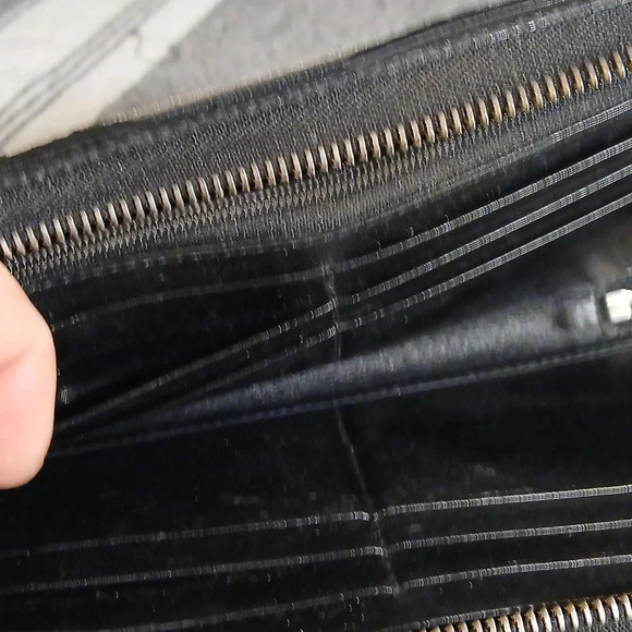 AUTHENTIC GUCCI BLACK WALLET GG LOGOS - Picture 7 of 16